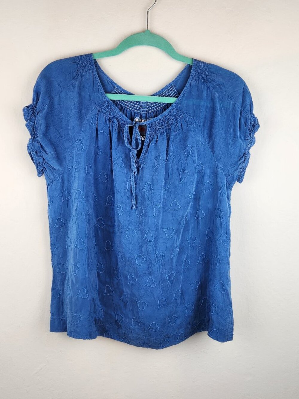 Johnny Was Blue Heart Print Lightweight Smocked Short Sleeve Blouse sz S *Flaw*